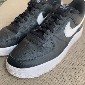 Nike Men’s Air Force 1 size 11 Black Sneakers Like New
